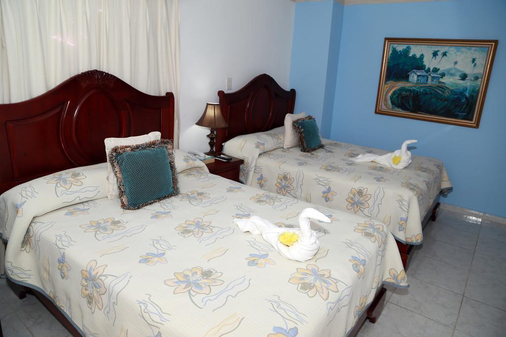 Hotel Los Jardines Santiago De Los Caballeros Ngoại thất bức ảnh