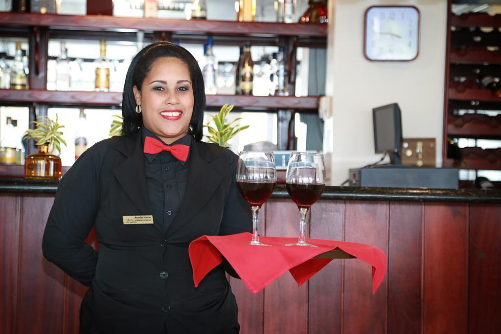 Hotel Los Jardines Santiago De Los Caballeros Ngoại thất bức ảnh