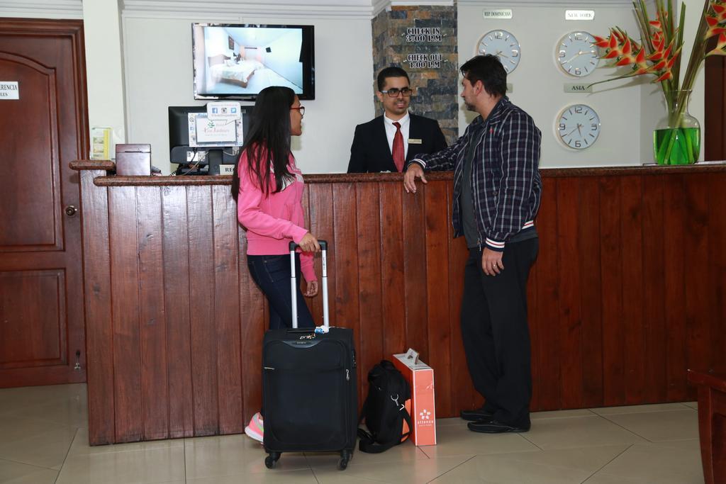 Hotel Los Jardines Santiago De Los Caballeros Ngoại thất bức ảnh
