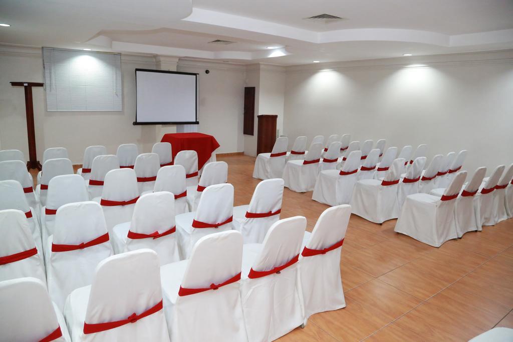 Hotel Los Jardines Santiago De Los Caballeros Ngoại thất bức ảnh