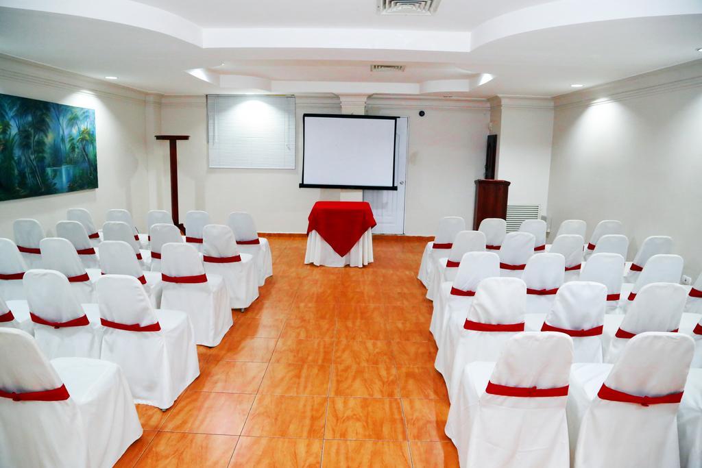 Hotel Los Jardines Santiago De Los Caballeros Ngoại thất bức ảnh