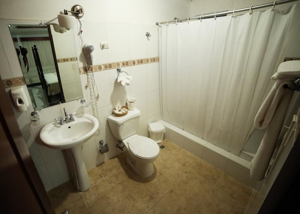 Hotel Los Jardines Santiago De Los Caballeros Phòng bức ảnh