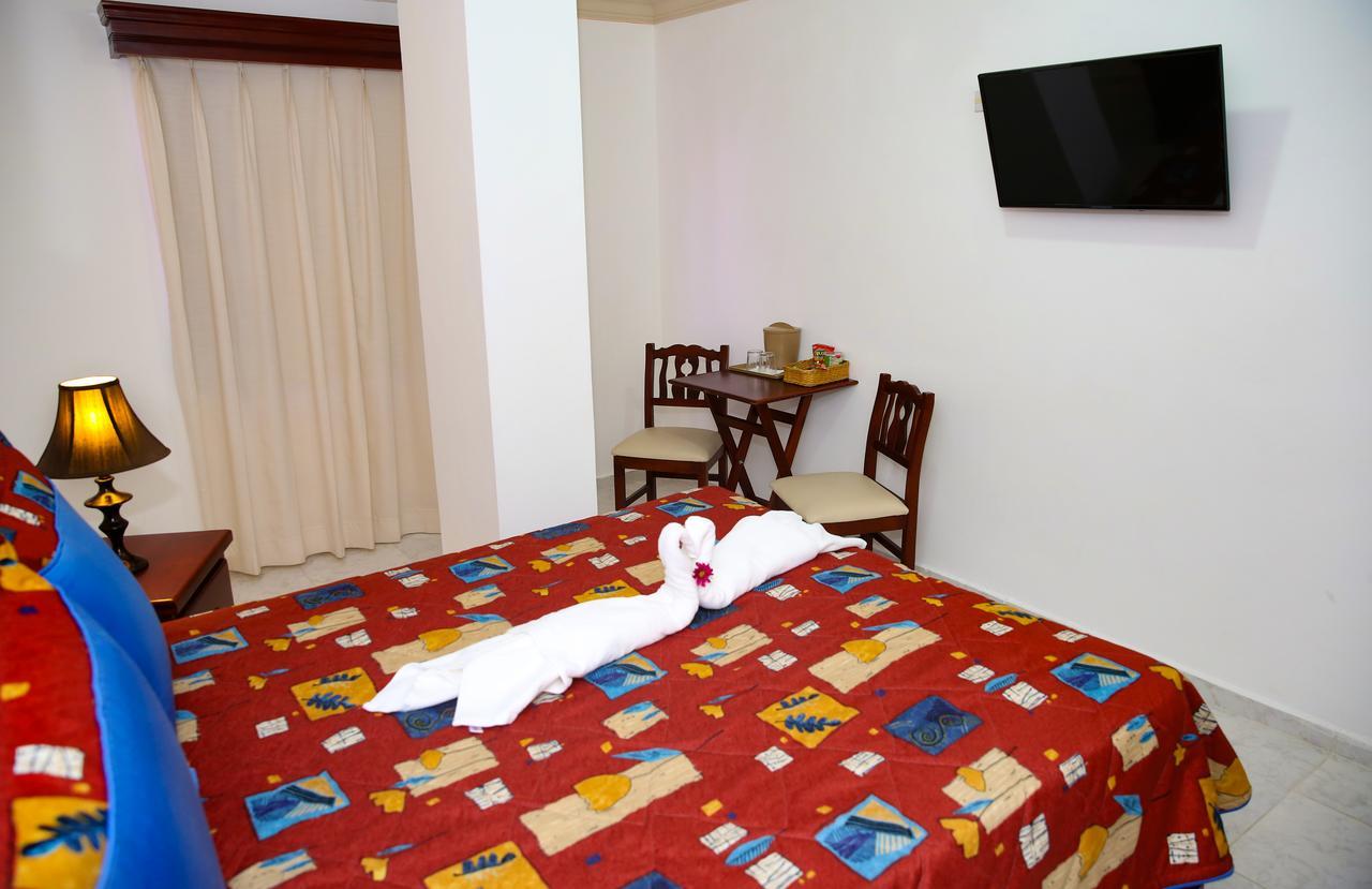 Hotel Los Jardines Santiago De Los Caballeros Ngoại thất bức ảnh
