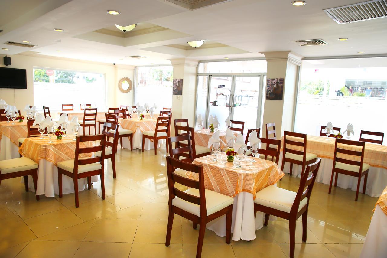 Hotel Los Jardines Santiago De Los Caballeros Ngoại thất bức ảnh