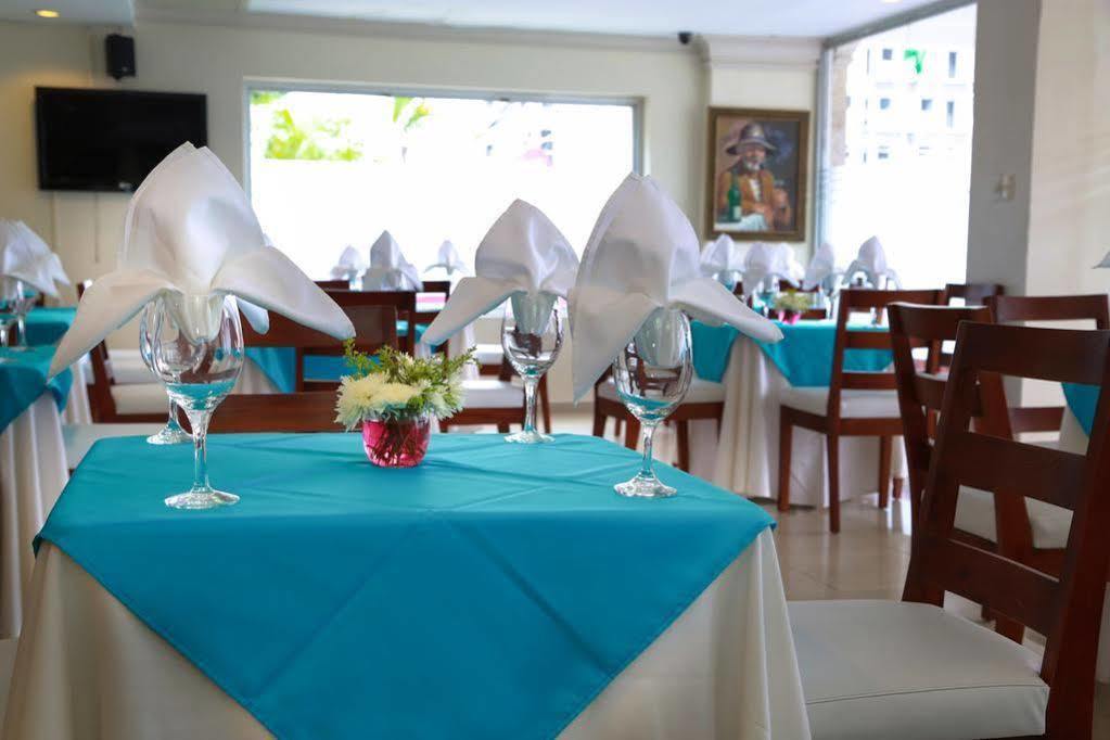 Hotel Los Jardines Santiago De Los Caballeros Ngoại thất bức ảnh