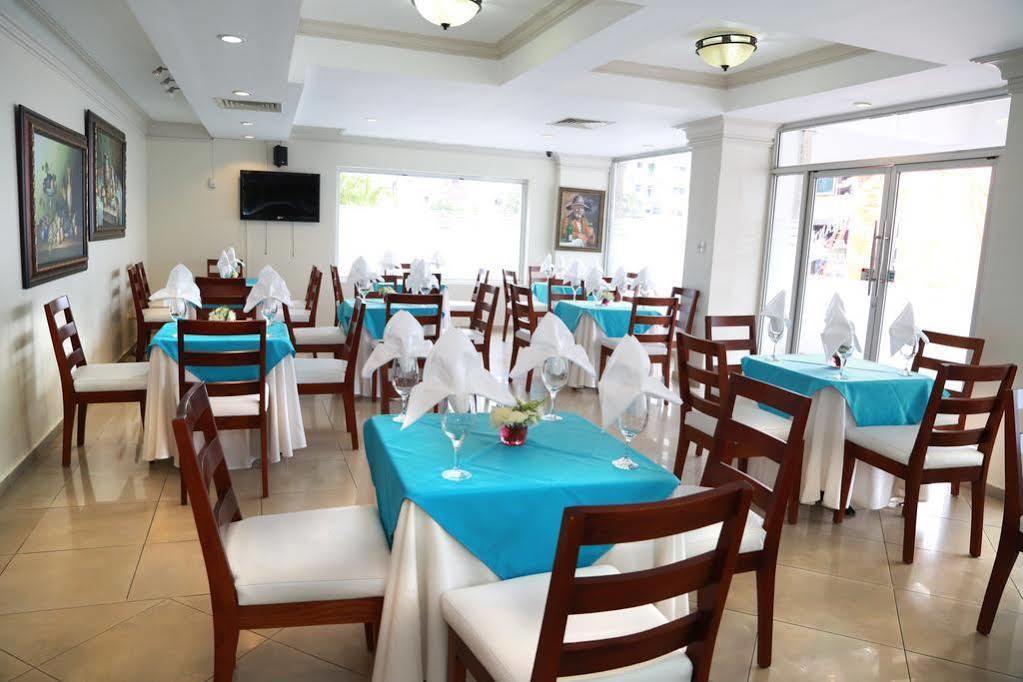 Hotel Los Jardines Santiago De Los Caballeros Ngoại thất bức ảnh